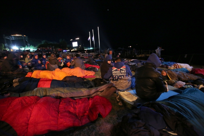 Anzak Koyu'nda 'Şafak Ayini' yapıldı